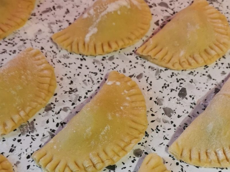 RAVIOLI MIT FRISCHKÄSEFÜLLUNG